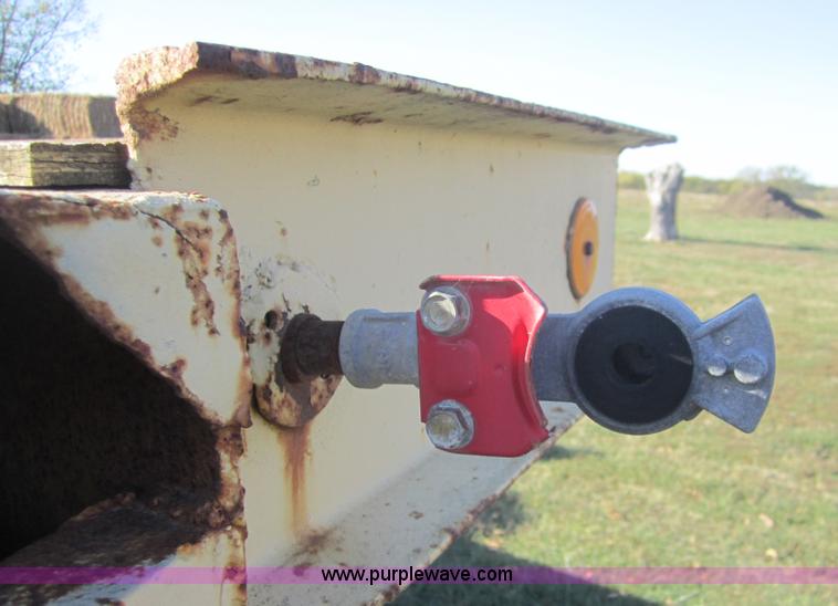 image for item C5115 1974 24' flatbed semi trailer