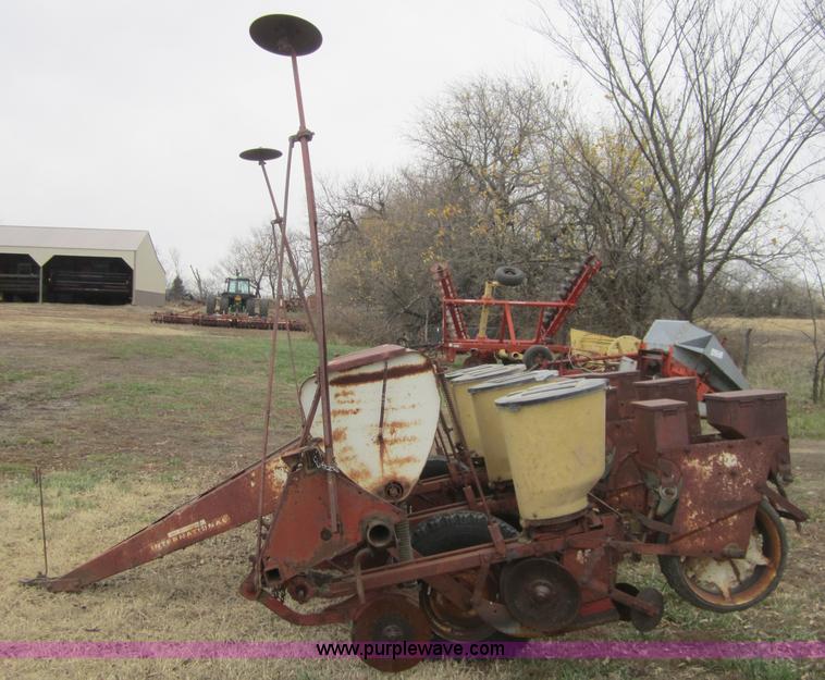 image for item C5227 International 455 four row planter