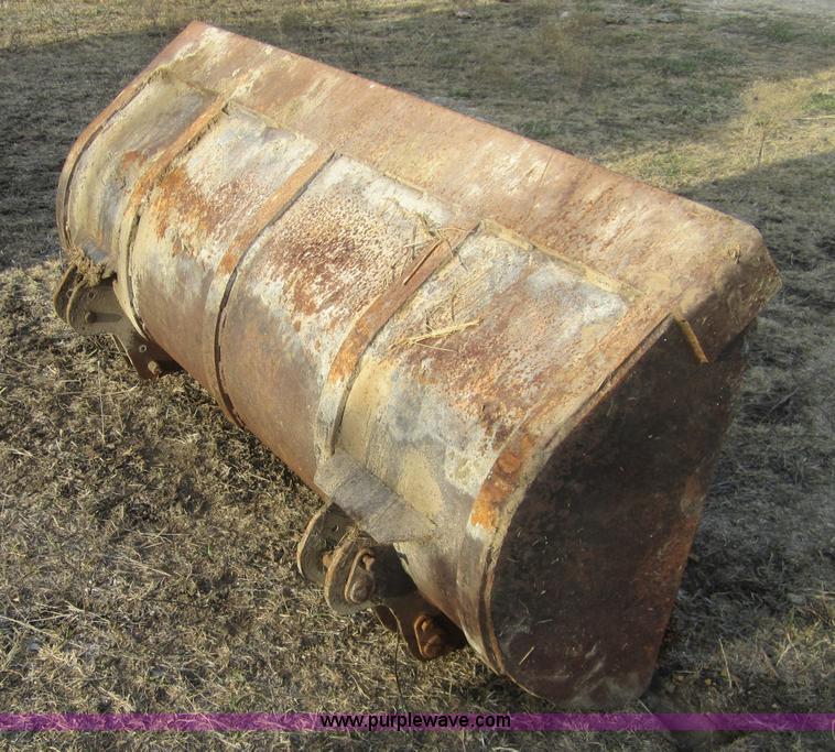 image for item C5247 1984 Ford 7710 tractor