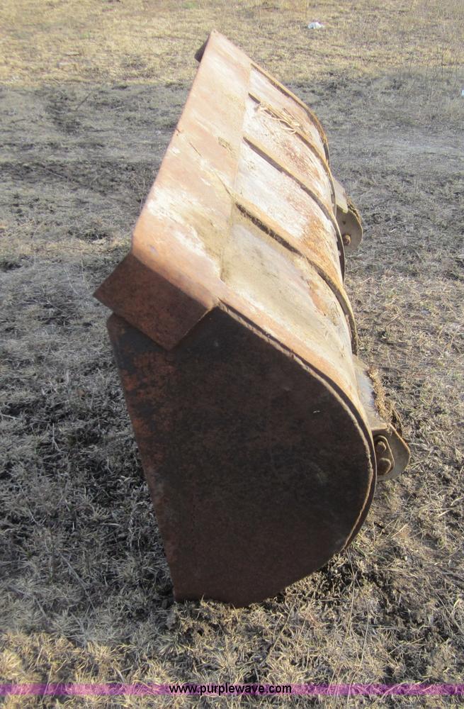 image for item C5247 1984 Ford 7710 tractor