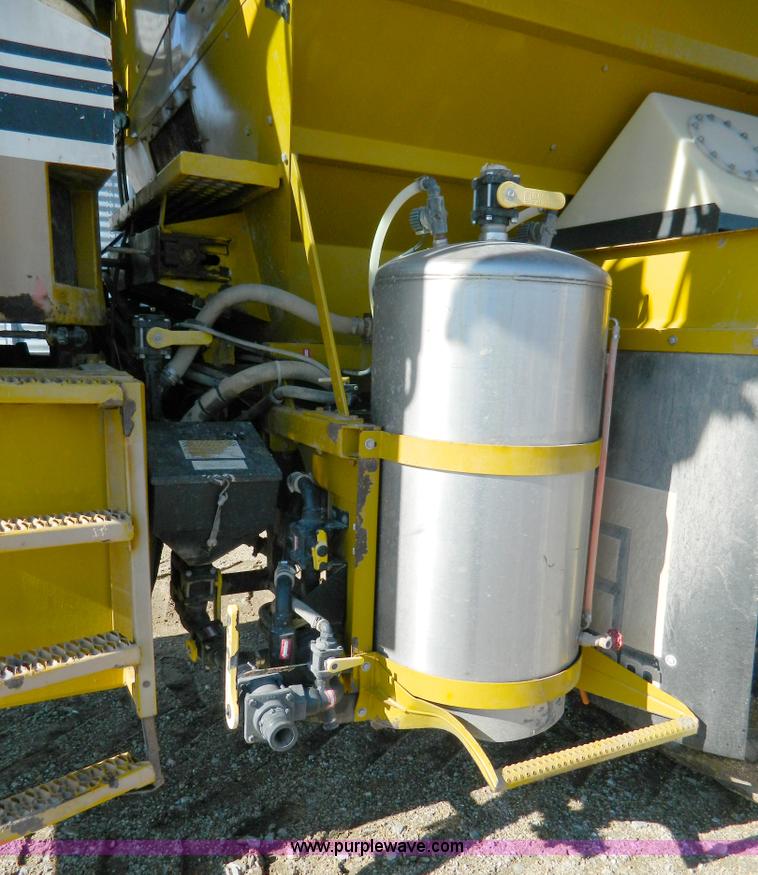 image for item D8614 1990 Ag-Chem TerraGator 1603T self propelled spreader