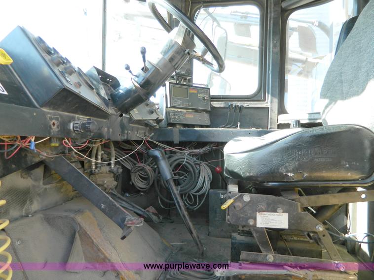 image for item D8614 1990 Ag-Chem TerraGator 1603T self propelled spreader