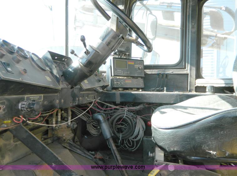 image for item D8614 1990 Ag-Chem TerraGator 1603T self propelled spreader