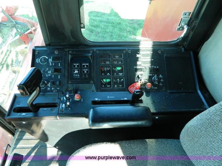 image for item D8618 1990 Case IH 1660 Axial Flow combine