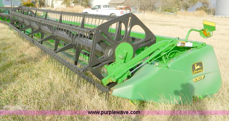 image for item D8625 2000 John Deere 930F 30' flex head