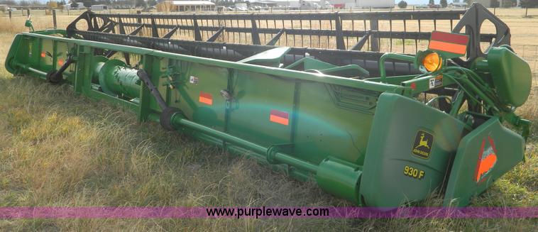 image for item D8625 2000 John Deere 930F 30' flex head