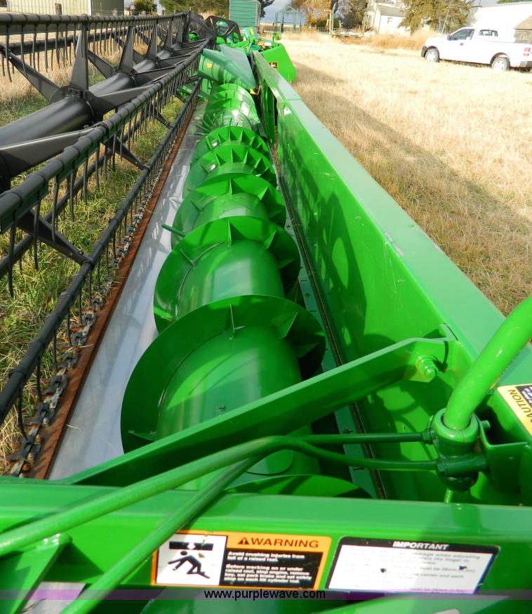 image for item D8625 2000 John Deere 930F 30' flex head