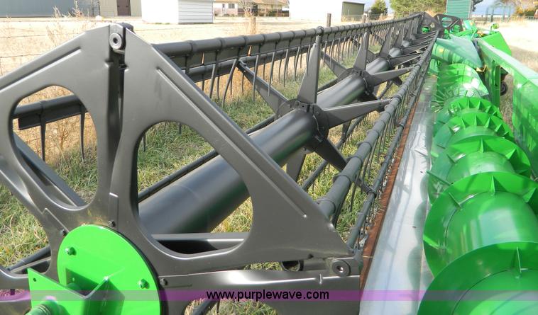 image for item D8625 2000 John Deere 930F 30' flex head