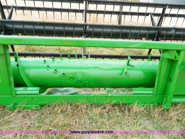 image for item D8625 2000 John Deere 930F 30' flex head