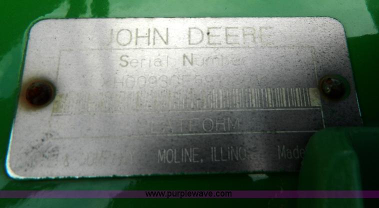 image for item D8625 2000 John Deere 930F 30' flex head