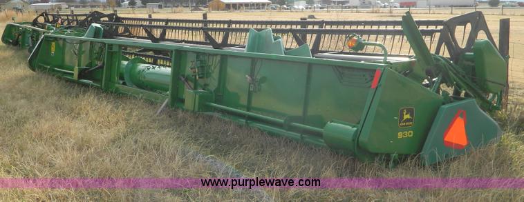 image for item D8626 1996 John Deere 930F 30' flex header