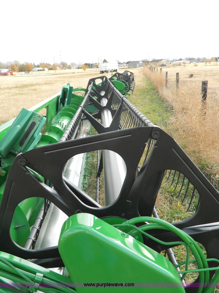 image for item D8626 1996 John Deere 930F 30' flex header