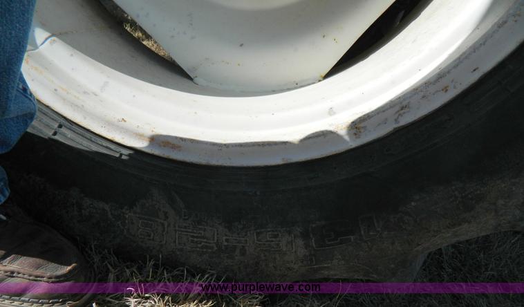 image for item D8627 1984 Allis Chalmers 8070 MFWD tractor