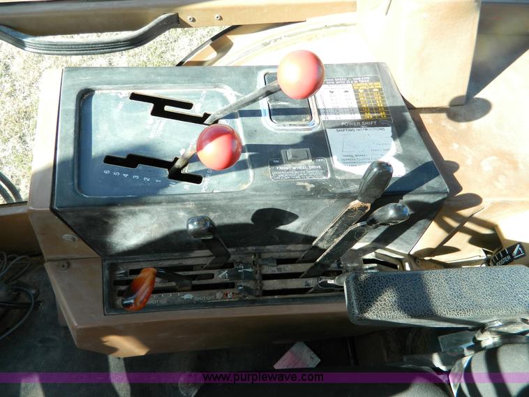 image for item D8627 1984 Allis Chalmers 8070 MFWD tractor