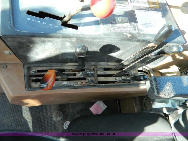 image for item D8627 1984 Allis Chalmers 8070 MFWD tractor