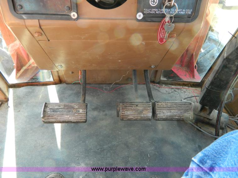 image for item D8627 1984 Allis Chalmers 8070 MFWD tractor