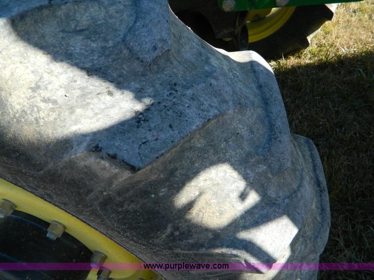 image for item D8629 2006 John Deere 5525 MFWD tractor