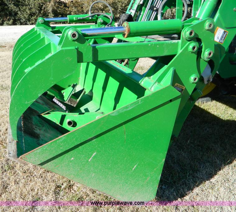image for item D8629 2006 John Deere 5525 MFWD tractor