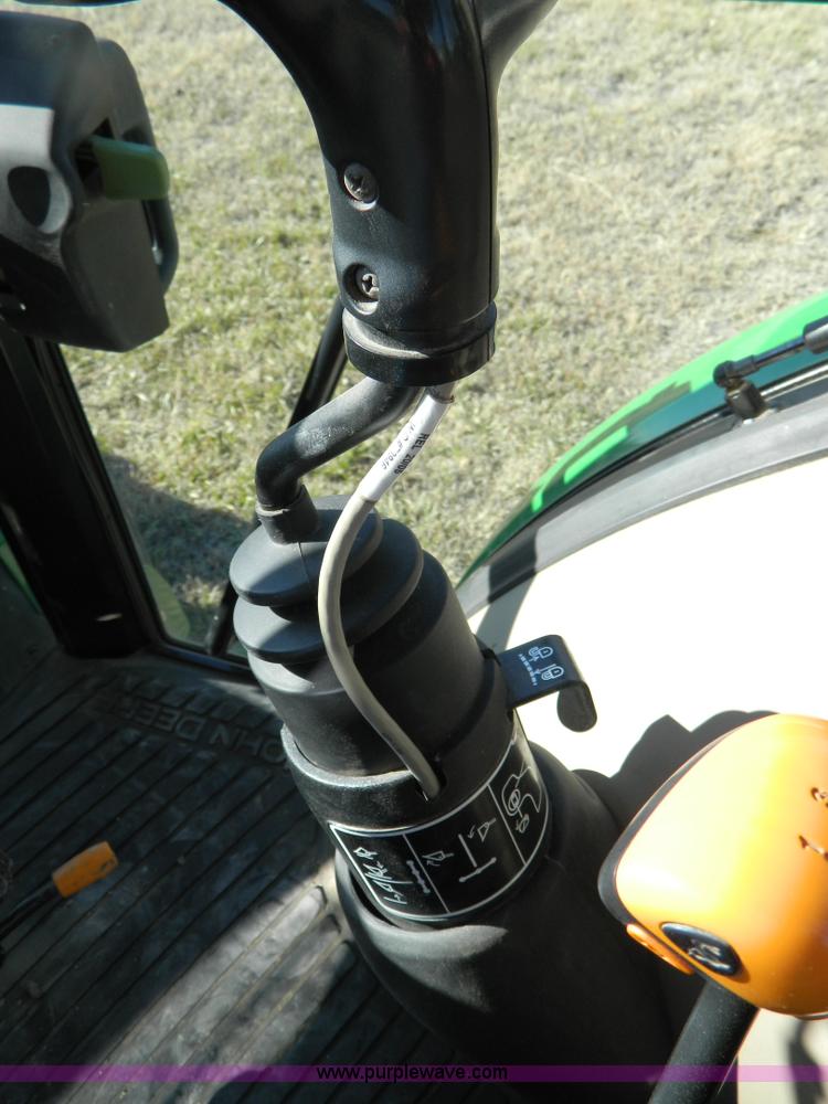 image for item D8629 2006 John Deere 5525 MFWD tractor