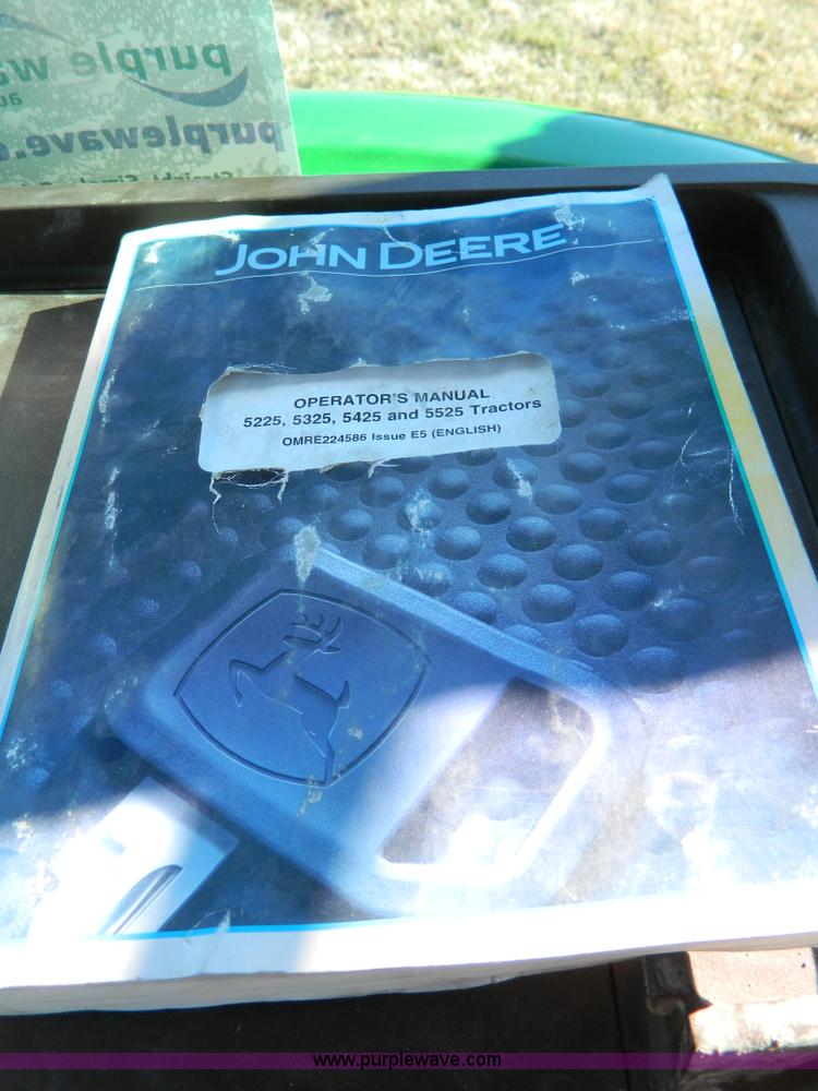 image for item D8629 2006 John Deere 5525 MFWD tractor