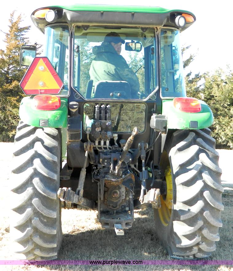 image for item D8629 2006 John Deere 5525 MFWD tractor
