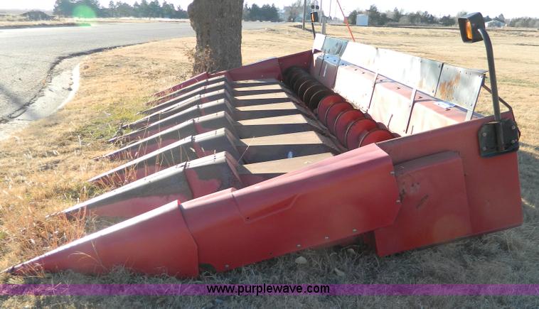image for item D8645 1998 Case IH 1083 corn header