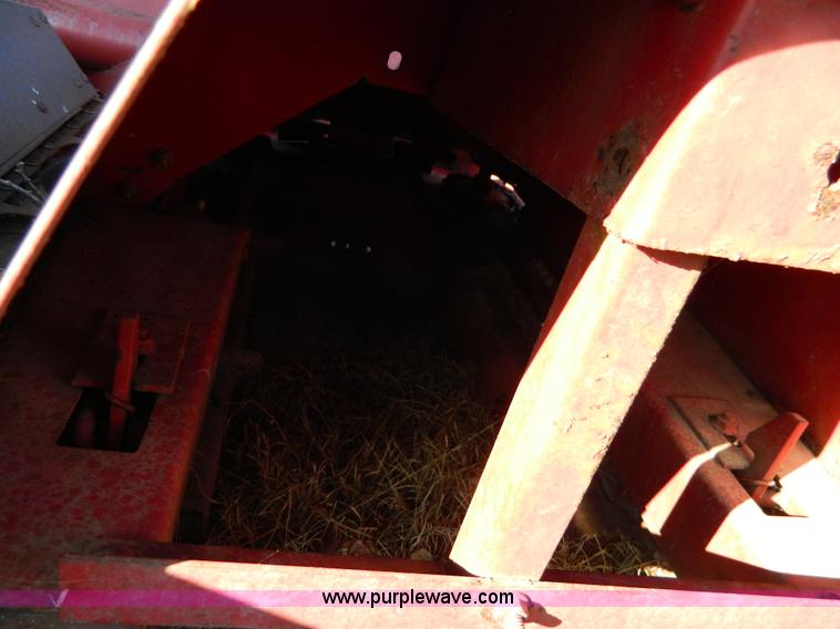 image for item D8645 1998 Case IH 1083 corn header