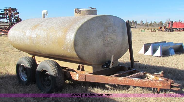 image for item D9201 Glass King 1,000 gallon fiberglass nurse trailer