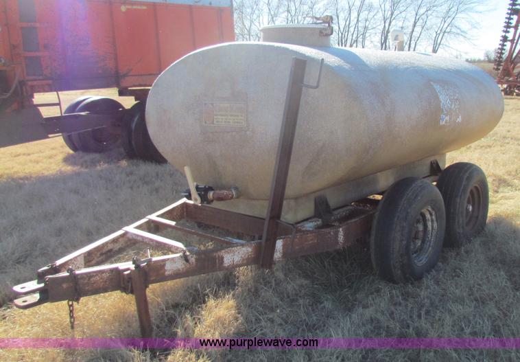 image for item D9201 Glass King 1,000 gallon fiberglass nurse trailer
