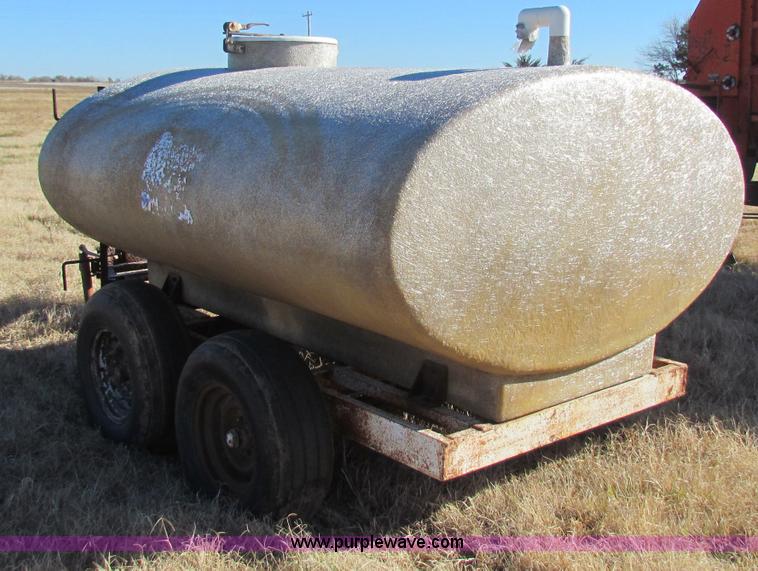 image for item D9201 Glass King 1,000 gallon fiberglass nurse trailer