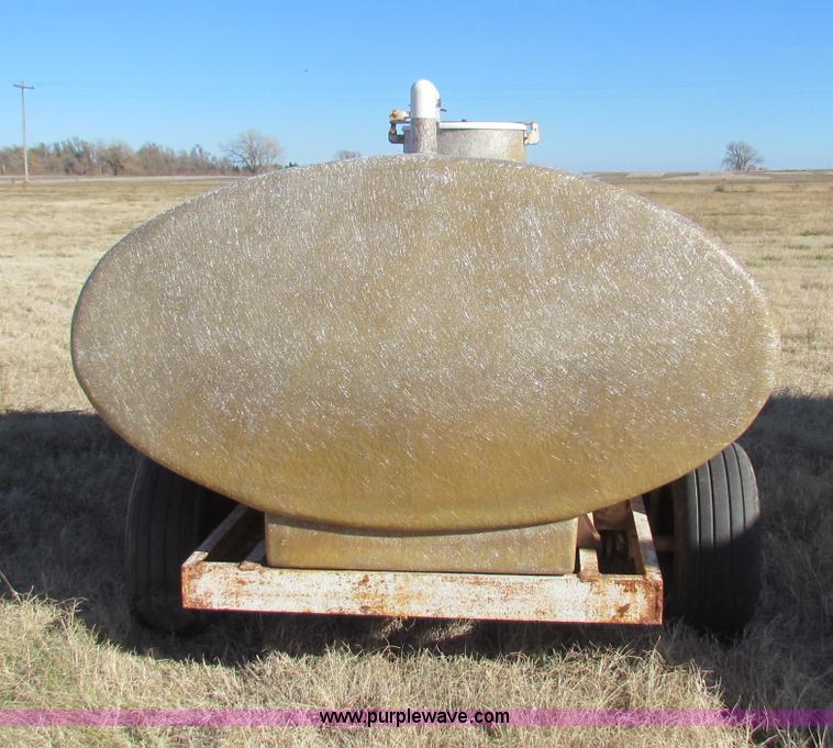 image for item D9201 Glass King 1,000 gallon fiberglass nurse trailer