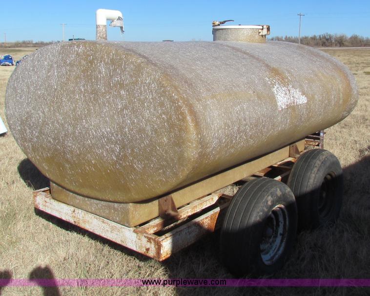 image for item D9201 Glass King 1,000 gallon fiberglass nurse trailer