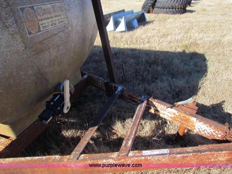 image for item D9201 Glass King 1,000 gallon fiberglass nurse trailer