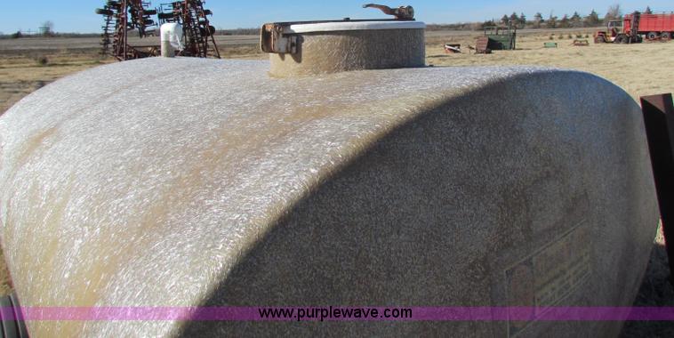 image for item D9201 Glass King 1,000 gallon fiberglass nurse trailer