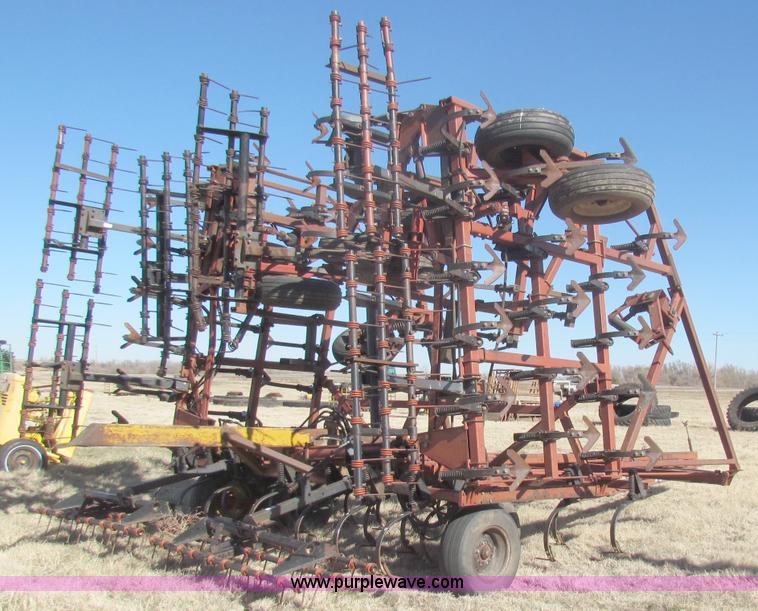 image for item D9205 Hiniker 42' field cultivator