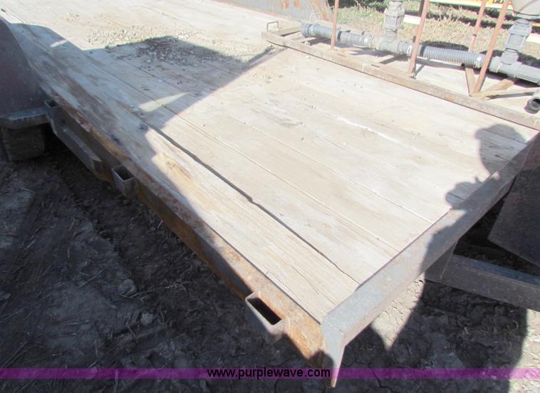 image for item D9220 2004 TEX 16' car trailer