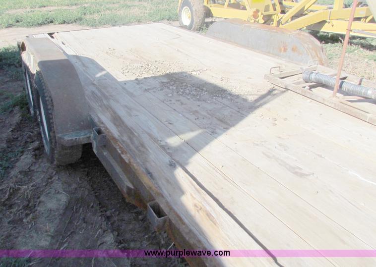 image for item D9220 2004 TEX 16' car trailer