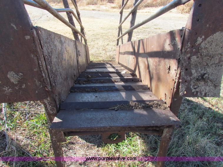 image for item D9232 Cattle loading chute