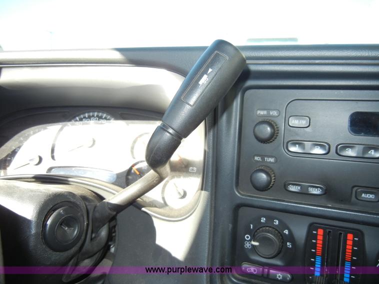 image for item A3317 2006 GMC Sierra 1500 pickup truck