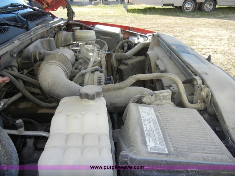 image for item A3317 2006 GMC Sierra 1500 pickup truck