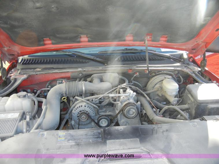 image for item A3317 2006 GMC Sierra 1500 pickup truck