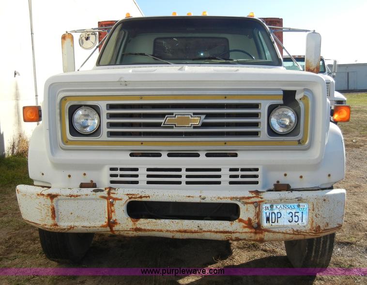 image for item A3320 1988 Chevrolet C60 grain truck