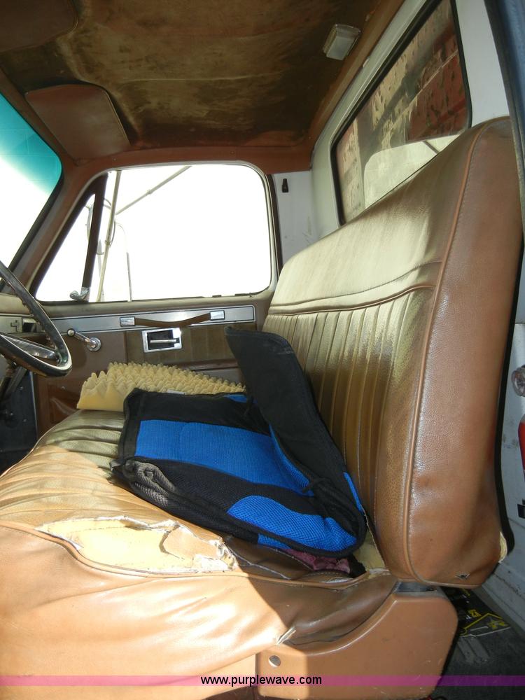 image for item A3320 1988 Chevrolet C60 grain truck