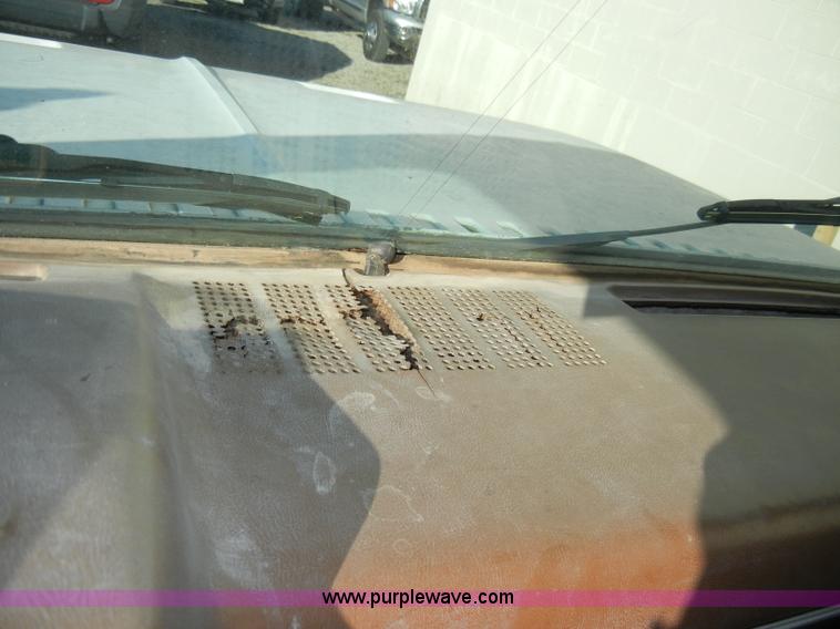 image for item A3320 1988 Chevrolet C60 grain truck