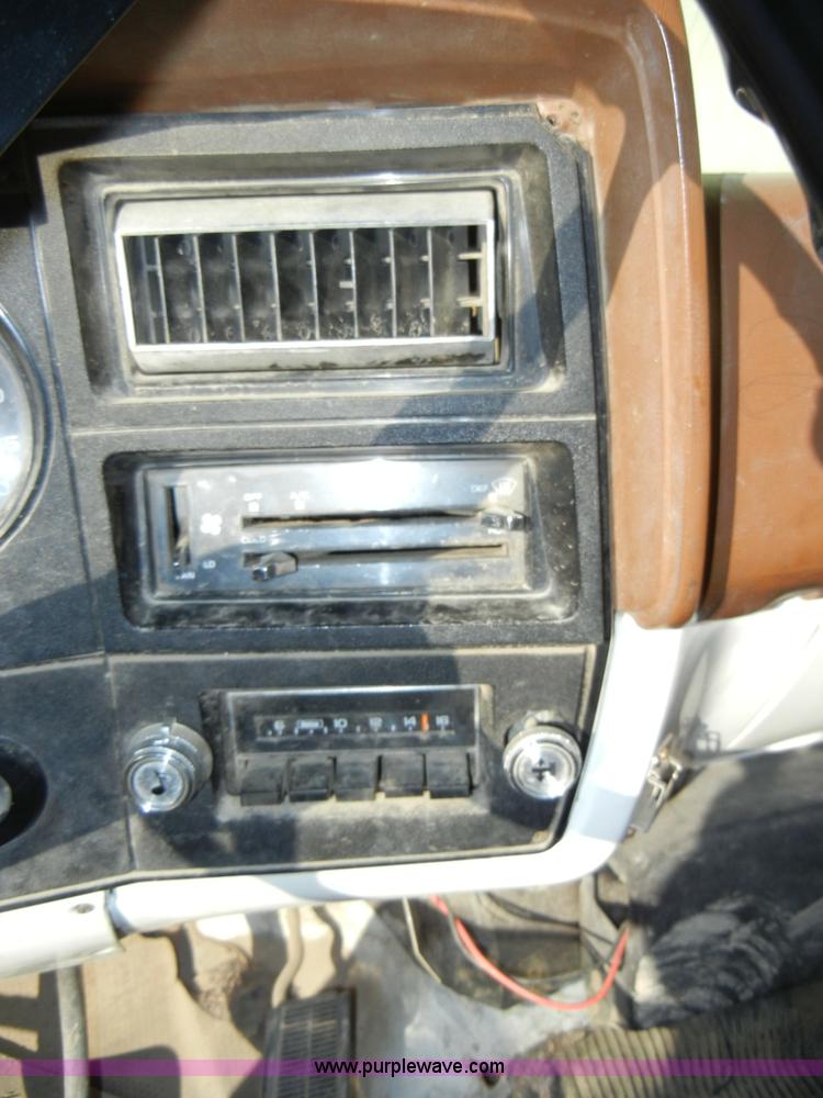 image for item A3320 1988 Chevrolet C60 grain truck