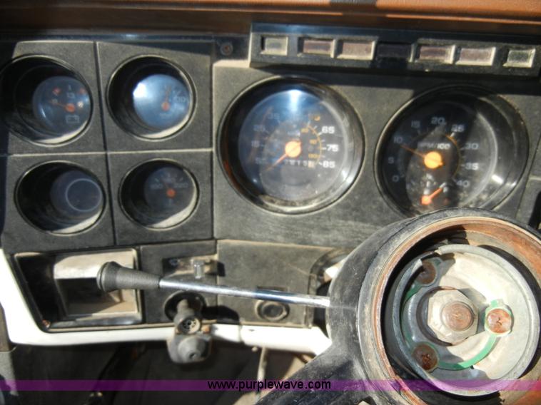image for item A3320 1988 Chevrolet C60 grain truck