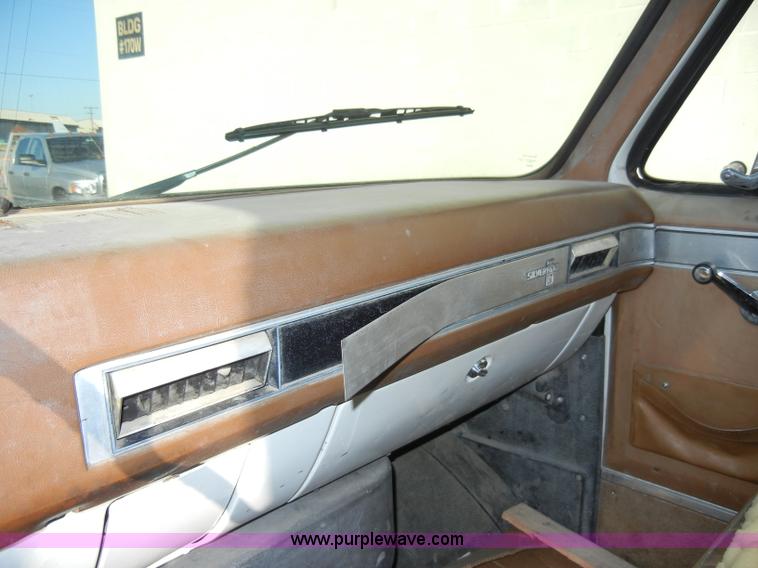 image for item A3320 1988 Chevrolet C60 grain truck