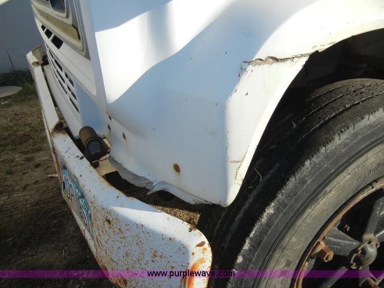 image for item A3320 1988 Chevrolet C60 grain truck