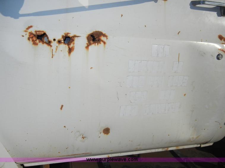 image for item A3320 1988 Chevrolet C60 grain truck