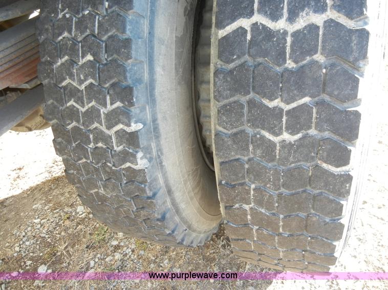 image for item A3320 1988 Chevrolet C60 grain truck